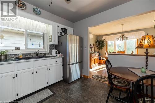 1940 8Th Avenue E, Owen Sound, ON - Indoor Photo Showing Kitchen