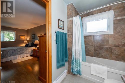 1940 8Th Avenue E, Owen Sound, ON - Indoor Photo Showing Bathroom