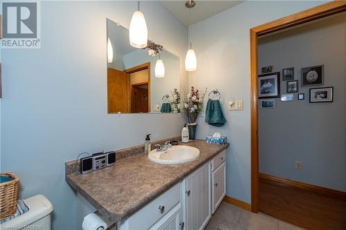 1940 8Th Avenue E, Owen Sound, ON - Indoor Photo Showing Bathroom