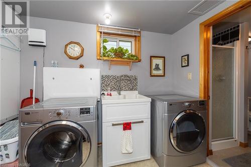 1940 8Th Avenue E, Owen Sound, ON - Indoor Photo Showing Laundry Room