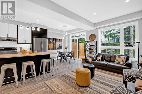 10-3557 Colonel Talbot Rd Road, London, ON - Indoor Photo Showing Living Room