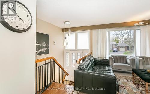 6119 Wabukayne Court, Mississauga (Meadowvale), ON - Indoor Photo Showing Other Room