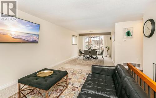 6119 Wabukayne Court, Mississauga (Meadowvale), ON - Indoor