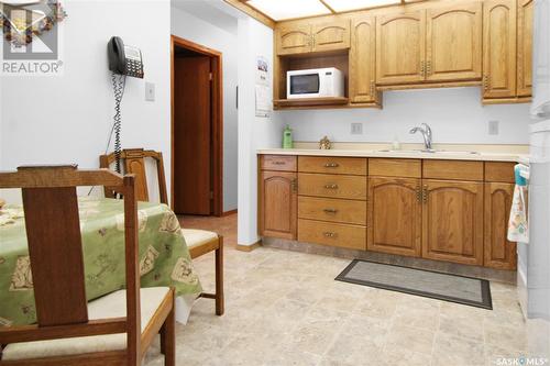 103 453 Walsh Trail, Swift Current, SK - Indoor Photo Showing Kitchen