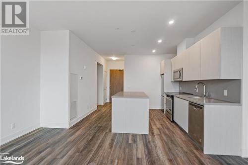 21 Matchedash Street S Unit# 309, Orillia, ON - Indoor Photo Showing Kitchen