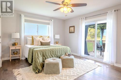 484 Ennis Road, Smith-Ennismore-Lakefield, ON - Indoor Photo Showing Bedroom