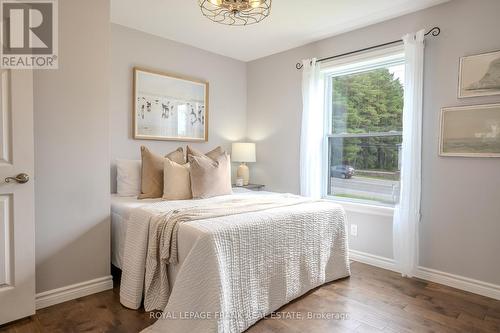 484 Ennis Road, Smith-Ennismore-Lakefield, ON - Indoor Photo Showing Bedroom