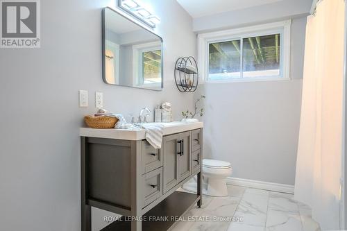 484 Ennis Road, Smith-Ennismore-Lakefield, ON - Indoor Photo Showing Bathroom