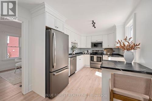 157 Main Street, Southwest Middlesex (Glencoe), ON - Indoor Photo Showing Kitchen With Stainless Steel Kitchen