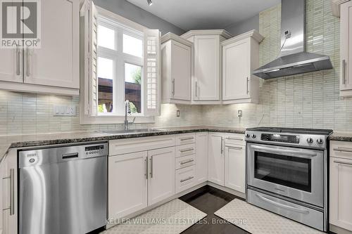 1177 Coronation Drive, London, ON - Indoor Photo Showing Kitchen With Stainless Steel Kitchen With Upgraded Kitchen