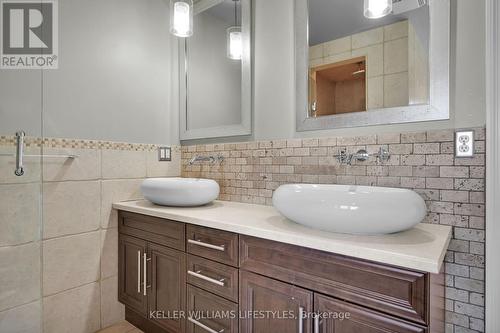 1177 Coronation Drive, London, ON - Indoor Photo Showing Bathroom