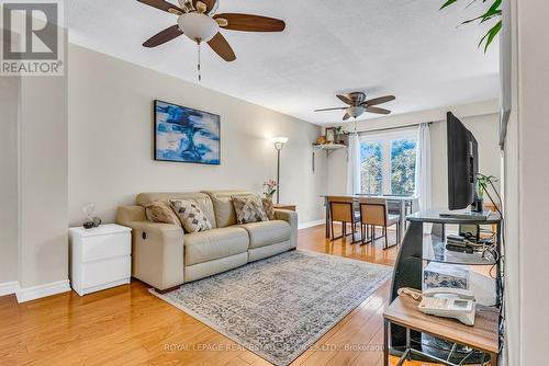 40 Rusthall Way, Brampton (Madoc), ON - Indoor Photo Showing Living Room