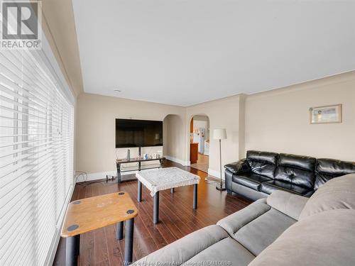 2584 Front Road, Lasalle, ON - Indoor Photo Showing Living Room