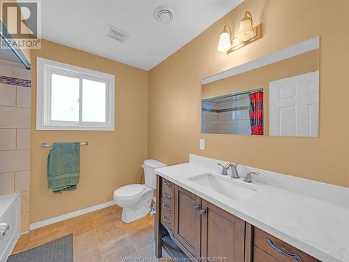 2584 Front Road, Lasalle, ON - Indoor Photo Showing Bathroom