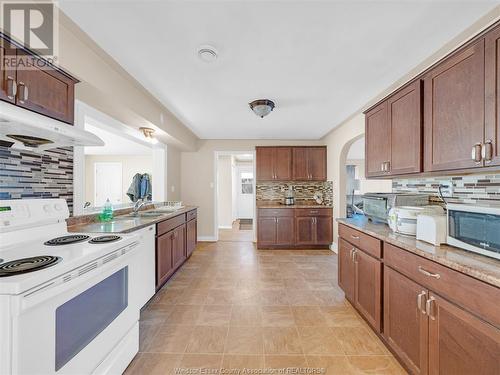 2584 Front Road, Lasalle, ON - Indoor Photo Showing Kitchen