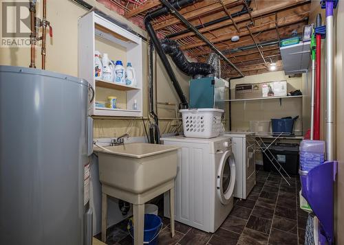 27-31 Harnums Hill, Whiteway, NL - Indoor Photo Showing Laundry Room