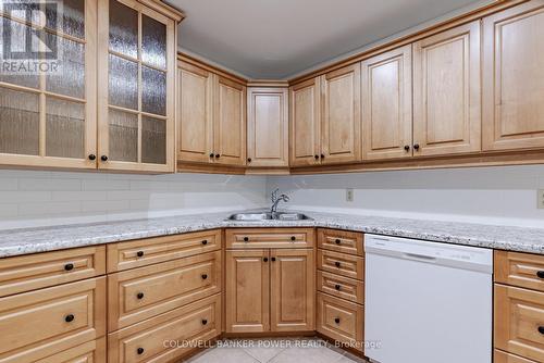 22 - 55 Fiddlers Green Road, London, ON - Indoor Photo Showing Kitchen With Double Sink