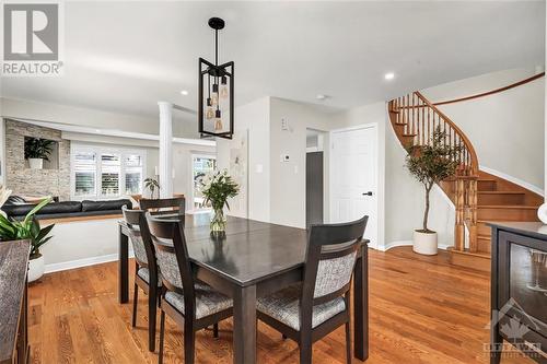 18 Sutcliffe Terrace, Ottawa, ON - Indoor Photo Showing Dining Room