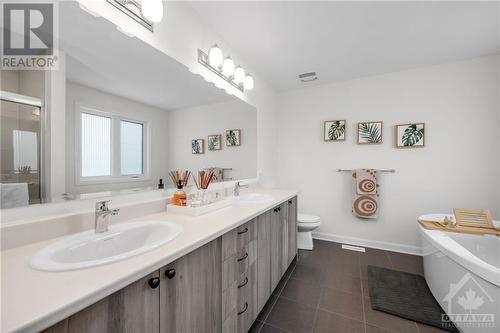 921 Lakeridge Drive, Ottawa, ON - Indoor Photo Showing Bathroom