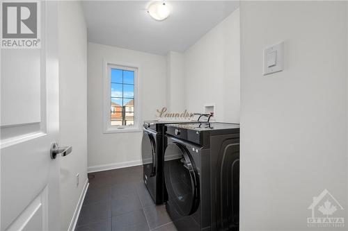 921 Lakeridge Drive, Ottawa, ON - Indoor Photo Showing Laundry Room