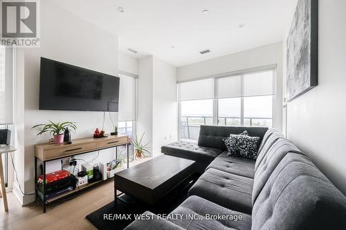 702 - 20 Shore Breeze Drive, Toronto (Mimico), ON - Indoor Photo Showing Living Room