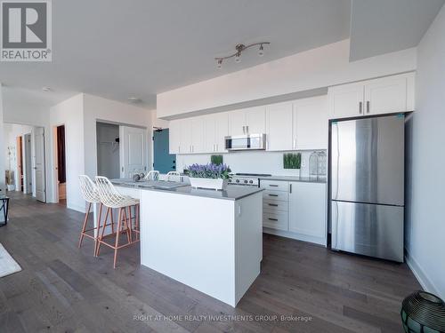 903 - 1063 Douglas Mccurdy Common, Mississauga, ON - Indoor Photo Showing Kitchen