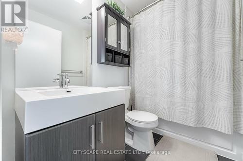 820 - 35 Brian Peck Crescent W, Toronto (Thorncliffe Park), ON - Indoor Photo Showing Bathroom