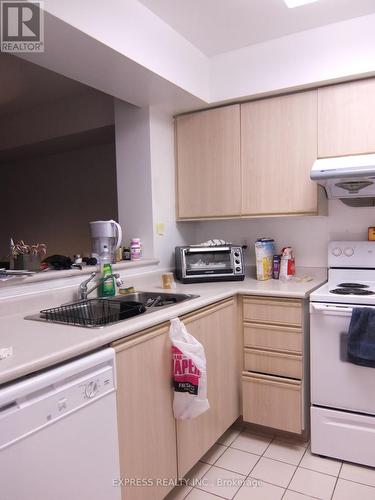 1006 - 18 Hillcrest Avenue, Toronto, ON - Indoor Photo Showing Kitchen