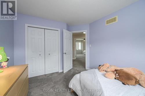 6588 Beattie Street, London, ON - Indoor Photo Showing Bedroom