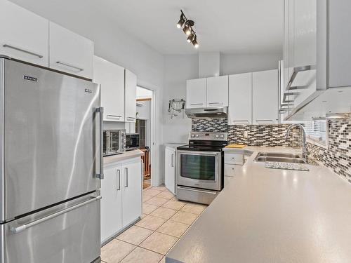 Kitchen - 5810 Rue Villiers, Brossard, QC - Indoor Photo Showing Kitchen With Double Sink With Upgraded Kitchen