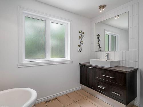 Salle de bains - 915 Rue De Touraine, Saint-Jérôme, QC - Indoor Photo Showing Bathroom