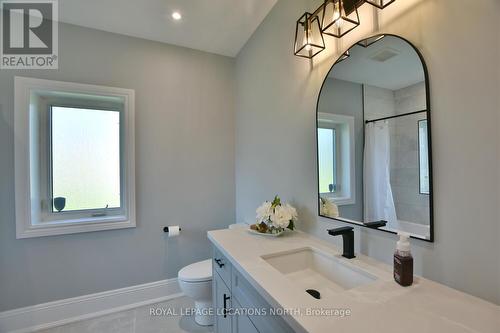 4 Laurel Boulevard, Collingwood, ON - Indoor Photo Showing Bathroom