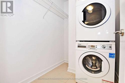 406 - 9199 Yonge Street, Richmond Hill (Langstaff), ON - Indoor Photo Showing Laundry Room