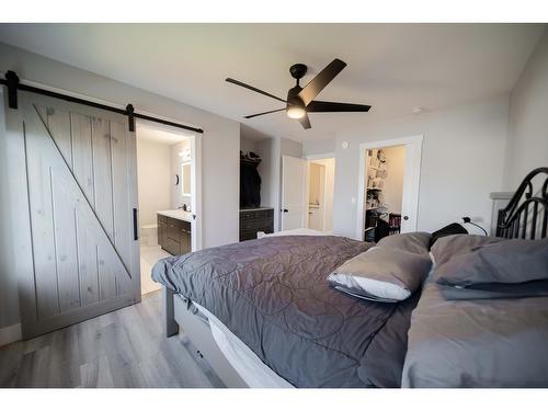 2992 Eagle Ridge Point N, Cranbrook, BC - Indoor Photo Showing Bedroom