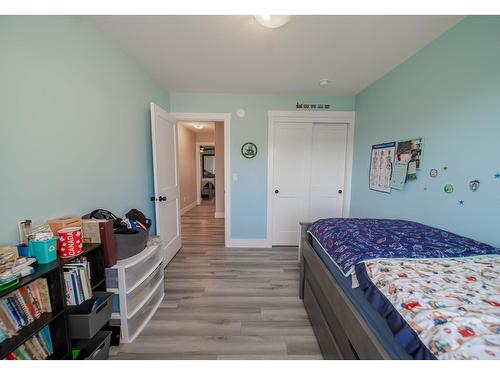 2992 Eagle Ridge Point N, Cranbrook, BC - Indoor Photo Showing Bedroom