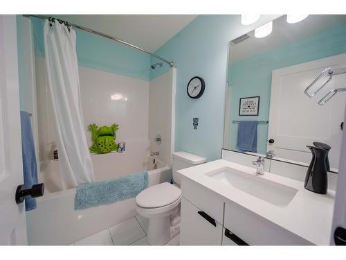 2992 Eagle Ridge Point N, Cranbrook, BC - Indoor Photo Showing Bathroom