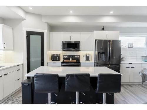 2992 Eagle Ridge Point N, Cranbrook, BC - Indoor Photo Showing Kitchen With Upgraded Kitchen