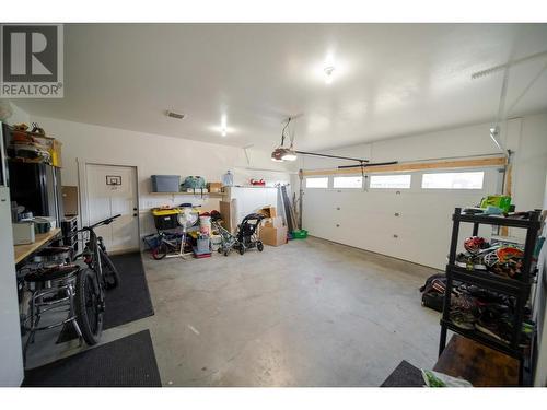 2992 Eagle Ridge  N Point, Cranbrook, BC - Indoor Photo Showing Garage