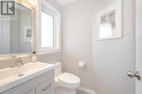 1575 Woodhenge Way, Mississauga, ON - Indoor Photo Showing Bathroom