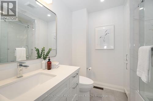 1575 Woodhenge Way, Mississauga, ON - Indoor Photo Showing Bathroom