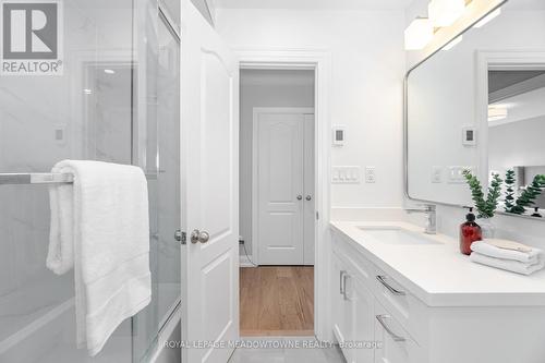 1575 Woodhenge Way, Mississauga, ON - Indoor Photo Showing Bathroom