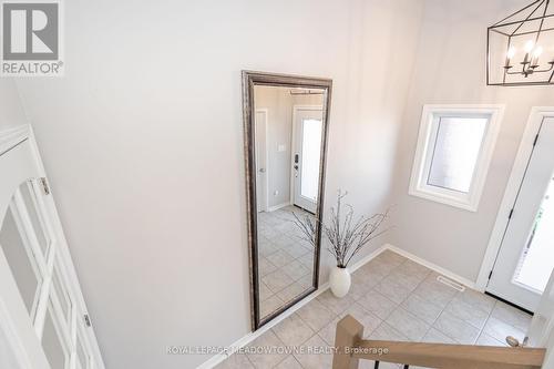 1575 Woodhenge Way, Mississauga, ON - Indoor Photo Showing Other Room