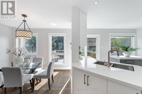 1575 Woodhenge Way, Mississauga, ON - Indoor Photo Showing Dining Room