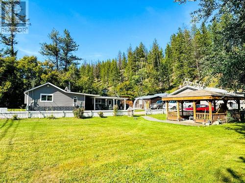 8256 Hobbitt Frontage Road, Radium Hot Springs, BC - Outdoor