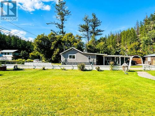 8256 Hobbitt Frontage Road, Radium Hot Springs, BC - Outdoor