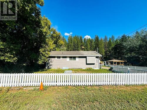 8256 Hobbitt Frontage Road, Radium Hot Springs, BC - Outdoor