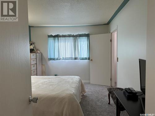 218 3Rd Avenue W, Coleville, SK - Indoor Photo Showing Bedroom