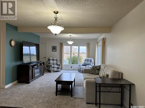 218 3Rd Avenue W, Coleville, SK - Indoor Photo Showing Living Room