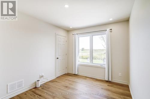 669 Prospect Road, Kawartha Lakes, ON - Indoor Photo Showing Other Room