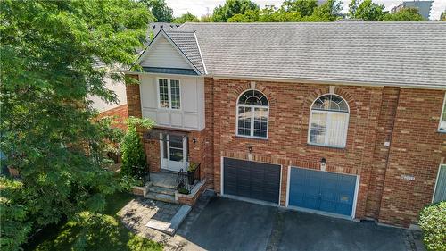 2057 Grovetree Lane, Burlington, ON - Outdoor